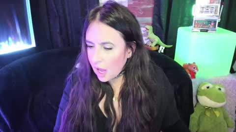 ELLE online show from 10-17-25, 08:33