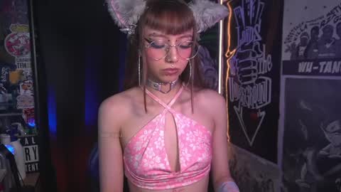 follow me on instagram .    online show from 04-11-26, 04:33