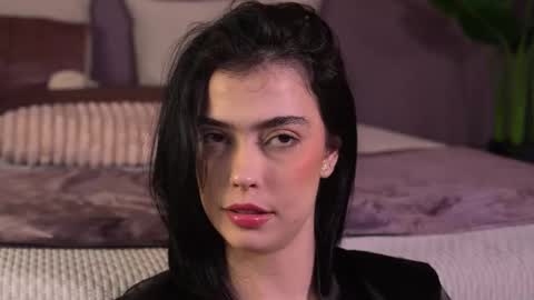 Elle Diane online show from 02-17-25, 03:47