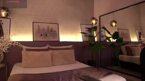 Elle Diane online show from 09-15-25, 12:10