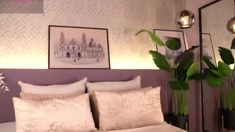 Elle Diane online show from 12-22-25, 10:29