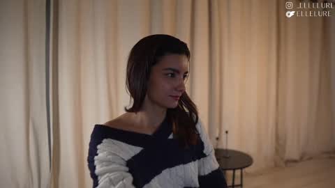 Snapshot of ellelure_ chatting on 02-17-25, 09:41 Linda Restrepo online show from 02-17-25, 09:41