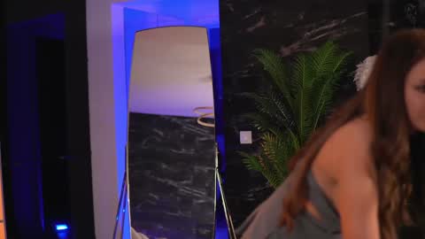 EllenKarter online show from 01-10-25, 12:38