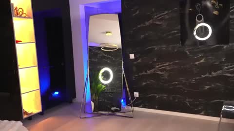 EllenKarter online show from 01-19-25, 09:34