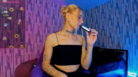 Snapshot of elli_26 chatting on 12-07-24, 08:44 Ellie online show from 12-07-24, 08:44