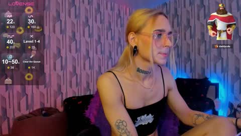 Snapshot of elli_26 chatting on 01-04-25, 10:05 Ellie online show from 01-04-25, 10:05