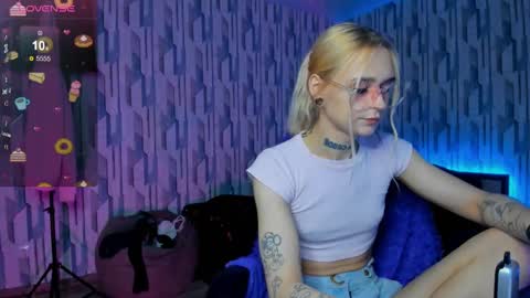 Snapshot of elli_26 chatting on 01-25-25, 12:47 Ellie online show from 01-25-25, 12:47
