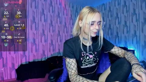 Snapshot of elli_26 chatting on 02-05-25, 11:44 Ellie online show from 02-05-25, 11:44