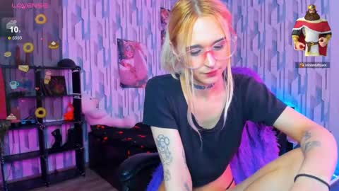 Snapshot of elli_26 chatting on 02-26-25, 11:30 Ellie online show from 02-26-25, 11:30
