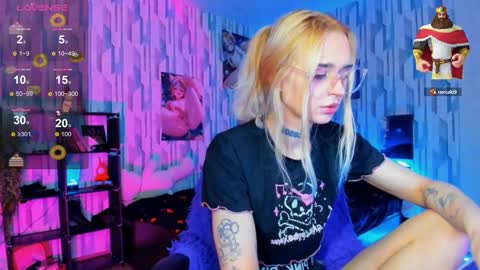 Snapshot of elli_26 chatting on 03-04-25, 11:51 Ellie online show from 03-04-25, 11:51