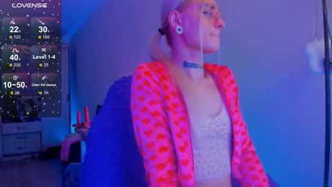 Snapshot of elli_26 chatting on 01-17-26, 03:39 Ellie online show from 01-17-26, 03:39