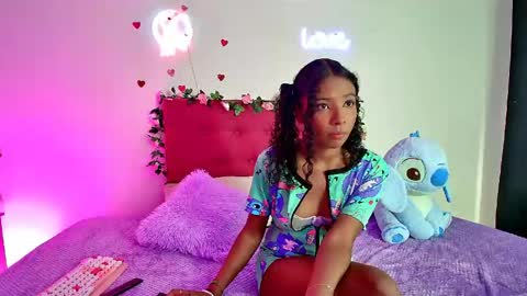 ellie_cute7 online show from 06-02-26, 07:49