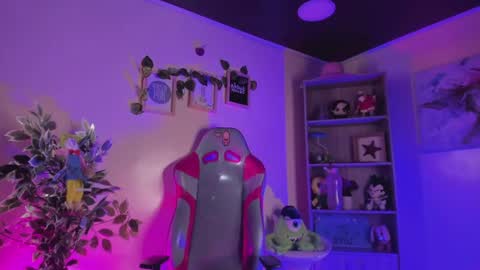 Snapshot of ellie_doll_ chatting on 07-23-26, 12:14 ellie_doll_ online show from 07-23-26, 12:14