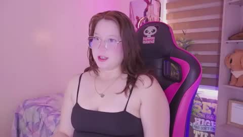 Snapshot of ellie_doll_ chatting on 07-29-26, 06:39 ellie_doll_ online show from 07-29-26, 06:39