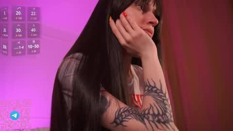 Snapshot of ellie_land chatting on 05-25-26, 05:30 Lexy online show from 05-25-26, 05:30