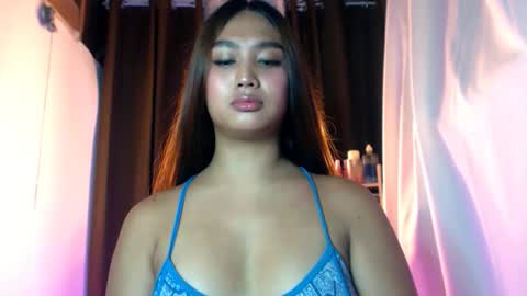 Snapshot of elliecummers chatting on 05-14-26, 06:04 ellie online show from 05-14-26, 06:04