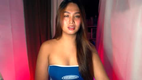 Snapshot of elliecummers chatting on 05-18-26, 12:29 ellie online show from 05-18-26, 12:29