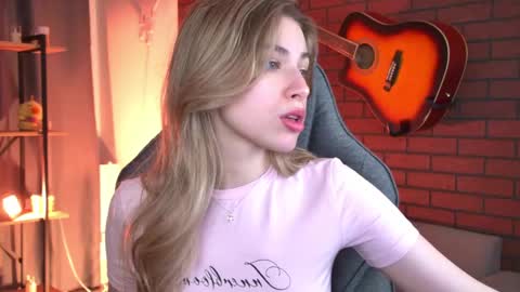Snapshot of elliecutes chatting on 05-02-26, 09:03 elliecutes online show from 05-02-26, 09:03