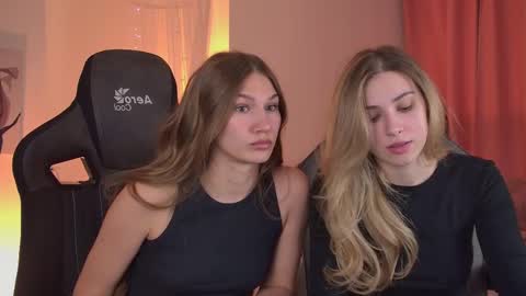 Snapshot of elliecutes chatting on 05-15-26, 05:47 elliecutes online show from 05-15-26, 05:47