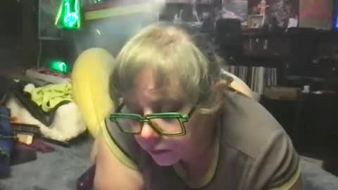 Ellie Louise online show from 10-01-25, 09:43