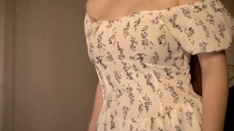 Snapshot of elliephant_ chatting on 12-15-24, 02:27 just Emily online show from 12-15-24, 02:27