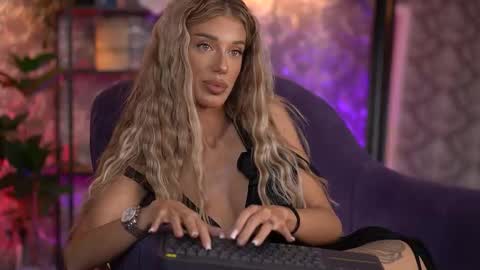 Ellie online show from 09-11-25, 07:08