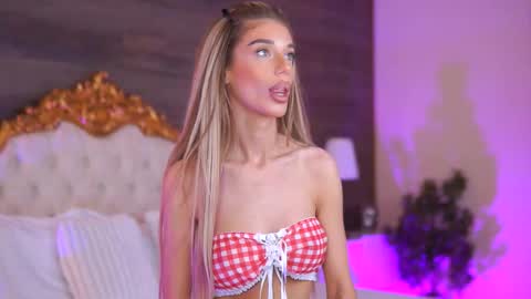 Ellie online show from 09-24-25, 06:39