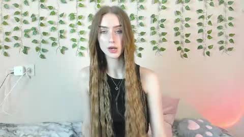 ellierough online show from 06-15-26, 03:31