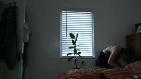 Snapshot of ellierowyn chatting on 09-11-25, 08:31 Ellie Rowyn online show from 09-11-25, 08:31