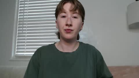 Snapshot of ellierowyn chatting on 09-15-25, 10:43 Ellie Rowyn online show from 09-15-25, 10:43