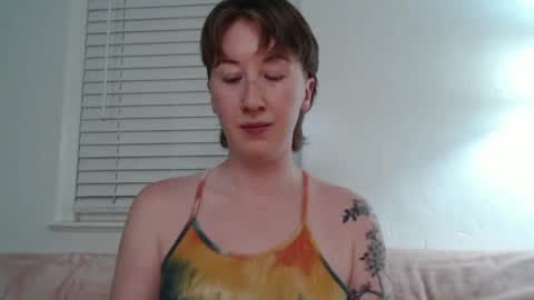 Snapshot of ellierowyn chatting on 09-23-25, 04:37 Ellie Rowyn online show from 09-23-25, 04:37