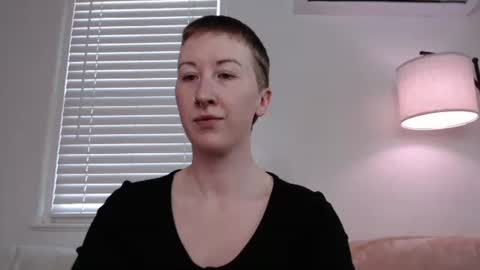 Ellie Rowyn online show from 12-04-25, 10:18