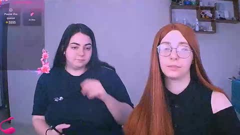 Snapshot of ellies_8 chatting on 02-15-25, 10:22 Ellie online show from 02-15-25, 10:22