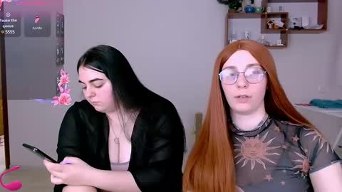 Snapshot of ellies_8 chatting on 02-21-25, 04:37 Ellie online show from 02-21-25, 04:37