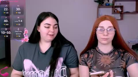 Snapshot of ellies_8 chatting on 02-25-25, 02:22 Ellie online show from 02-25-25, 02:22