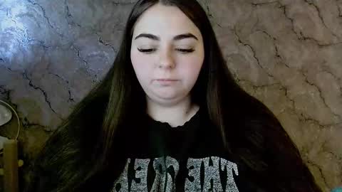 Snapshot of ellies_8 chatting on 09-28-25, 10:20 Ellie online show from 09-28-25, 10:20