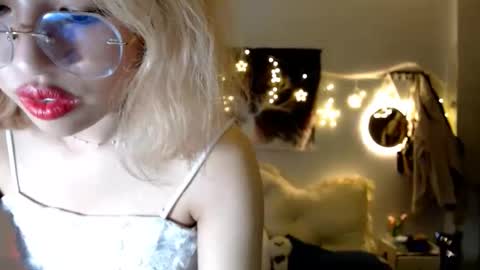 Snapshot of ellieyun chatting on 09-25-25, 01:04 ellieyun online show from 09-25-25, 01:04