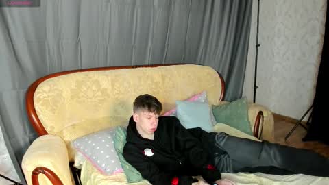 elliot_mars_ online show from 10-17-25, 11:24