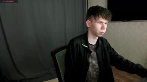 elliot_mars_ online show from 10-24-25, 11:17