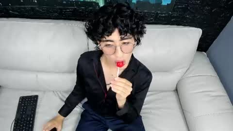 Snapshot of elliot_noir chatting on 07-15-26, 06:46 ELLIOR NOIR online show from 07-15-26, 06:46
