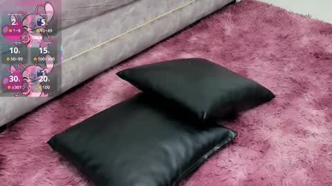 Snapshot of elliot_stone chatting on 10-30-25, 03:52 Elliot Stone online show from 10-30-25, 03:52