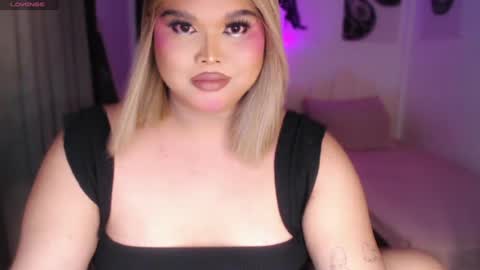 Snapshot of ellise_husson chatting on 07-04-26, 04:07 Ellise online show from 07-04-26, 04:07