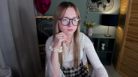 elliup online show from 10-06-25, 08:34