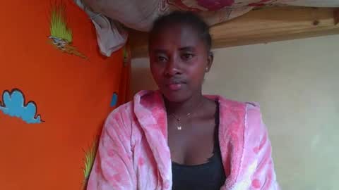 Snapshot of ellodi chatting on 05-16-26, 01:02 Ellodi online show from 05-16-26, 01:02