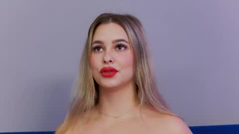 Elsa Jean online show from 10-20-25, 04:02