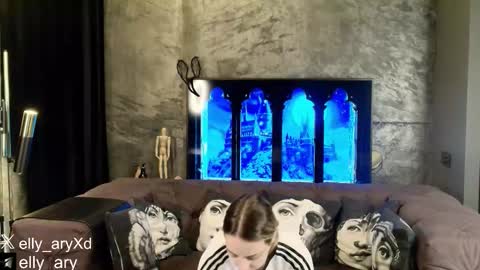 Snapshot of elly_ary chatting on 02-01-26, 09:35 elly_ary online show from 02-01-26, 09:35