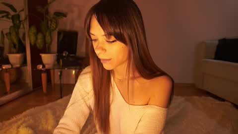 Snapshot of elly_fry chatting on 10-11-25, 05:33 Art Place online show from 10-11-25, 05:33