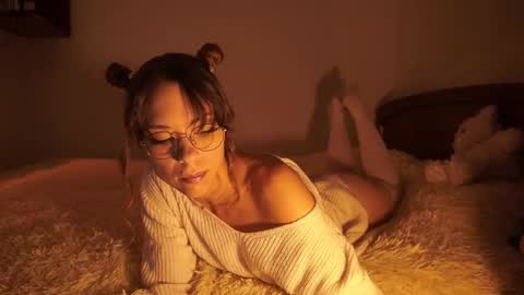 Snapshot of elly_fry chatting on 10-18-25, 05:35 Art Place online show from 10-18-25, 05:35
