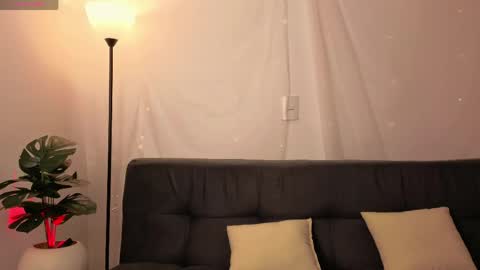 elly online show from 05-20-26, 01:56