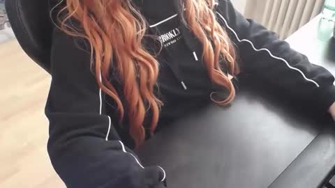 Elly online show from 11-12-25, 09:53